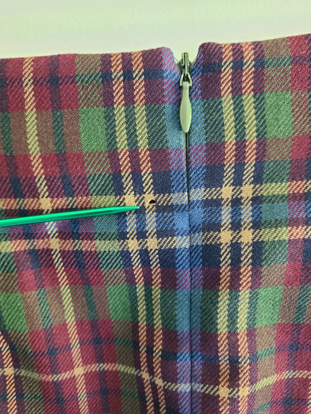 Vintage Faux Wrap Skirt 10 Wst 27.5" Brown Green Plaid 100% Wool Midi FLAWS - Picture 14 of 14